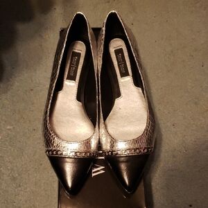 White House Black Market Fantail Silver and Black Flats Size 7 NIB